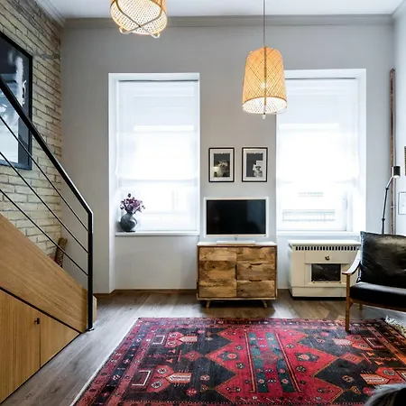 Warm And Cozy Hideaway In The Heart Of The Appartamento