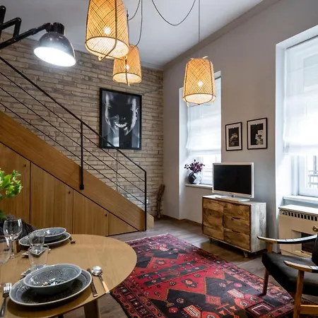 Apartment Warm And Cozy Hideaway In The Heart Of The Budapest