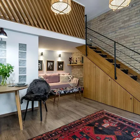 Warm And Cozy Hideaway In The Heart Of The Apartment *