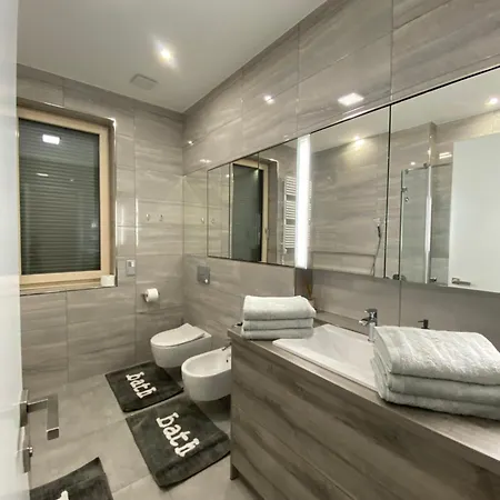 Modern Living In 2 Apartment