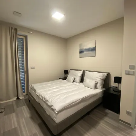 Modern Living In 2 Apartment *
