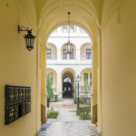 Exlcusive & Located By Prestige Homes Apartment Budapest