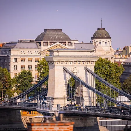 מלון Carlton Buda Castle 4*