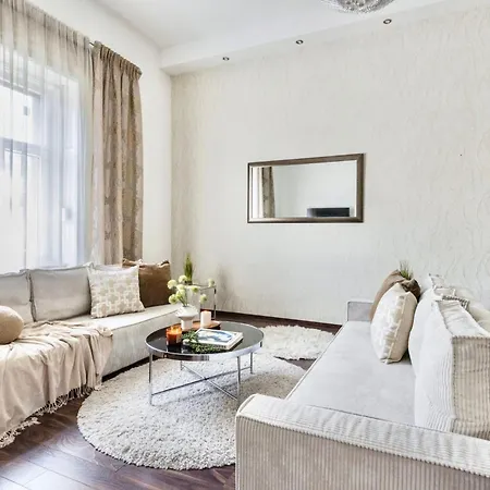 Luxe 2br With View On The St Stephen Road Apartmán *
