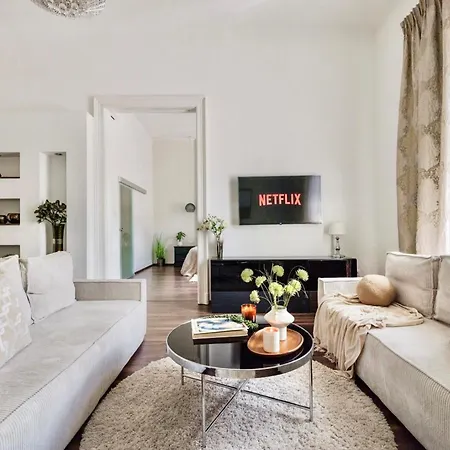 Luxe 2br With View On The St Stephen Road Apartmán *