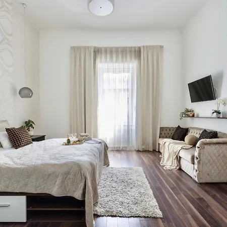 Luxe 2br With View On The St Stephen Road Apartmán Budapešť