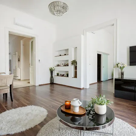 Luxe 2br With View On The St Stephen Road Budapešť