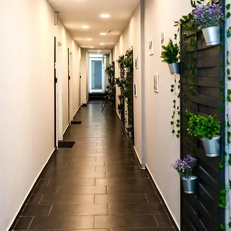 Mariposa Apartman *