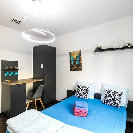 Mariposa Apartman *