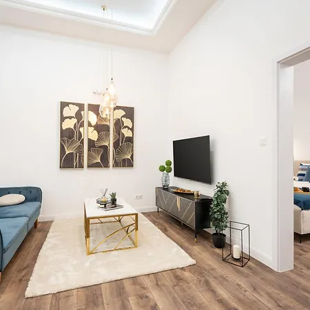 Blue Velvet Luxury Apartment *