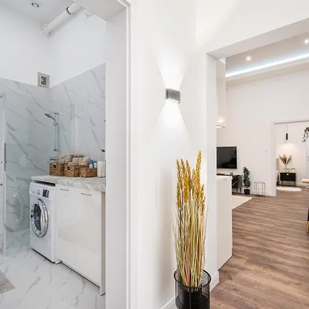 Blue Velvet Luxury Apartment *