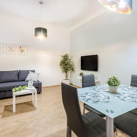 Apartment Dessy Downtown *