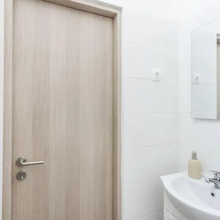 Apartment Dessy Downtown *