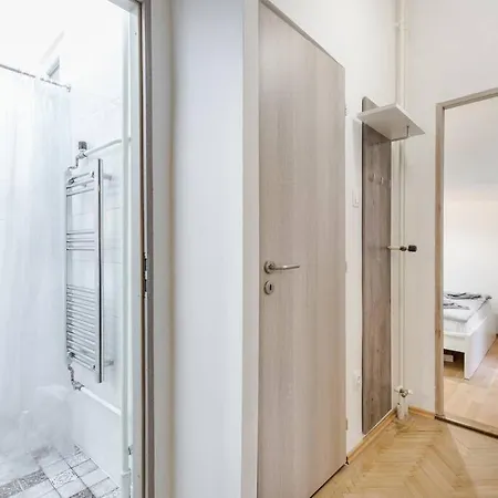 Apartment Dessy Downtown *