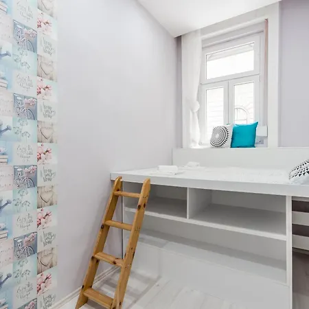 Cozy 2 Bedroom 2 Bathroom In The Centre *