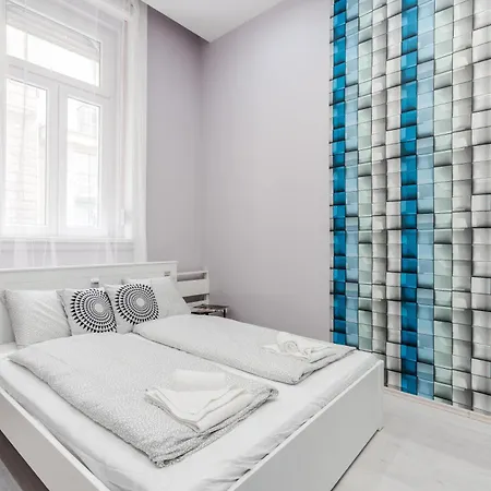 Cozy 2 Bedroom 2 Bathroom In The Centre Apartment Budapest