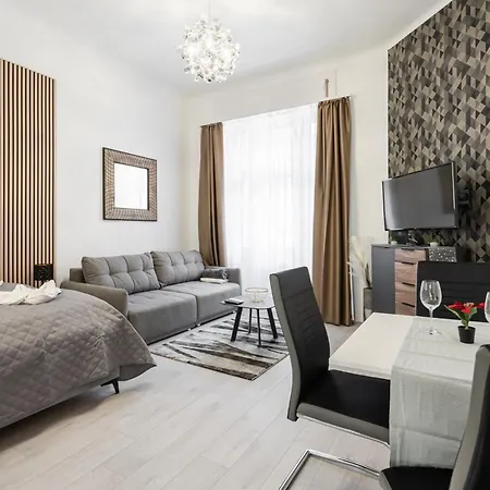 Peak Pointe Apartment Budapest