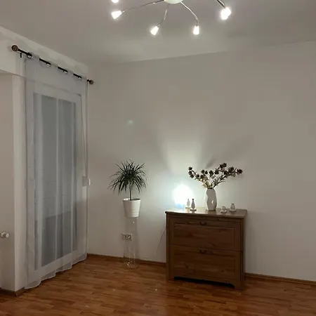 Apartment Center With Optional Garage