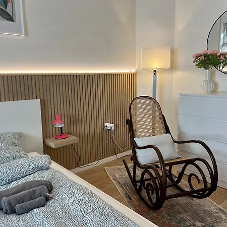 Minimalistic & In Heart Street Apartmán