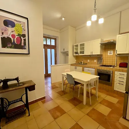 Apartmán Minimalistic & In Heart Street *