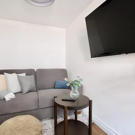 Apartment Premium By Hi5- Jozsef Koerut *
