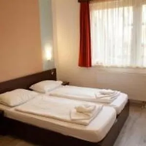 Apartmanhotel Prater 3*
