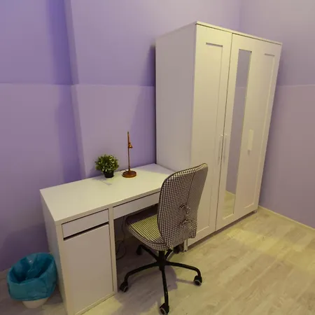 Diamond Lux - 5 Rooms, 2 Bathrooms *