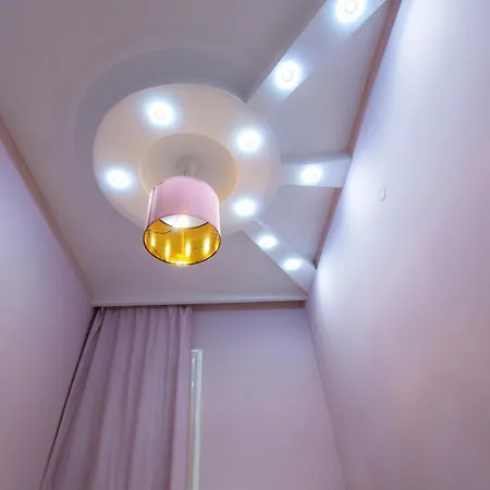 Diamond Lux - 5 Rooms, 2 Bathrooms Apartment *