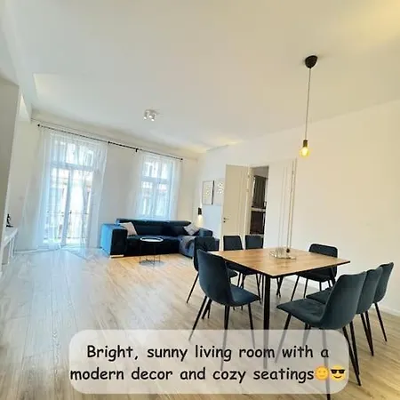 Apartment Newly New York Designed 3 Bedroom