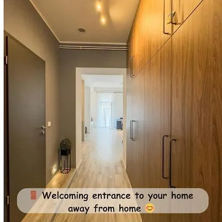 Newly New York Designed 3 Bedroom Apartment