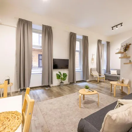 Apartment & Cozy Superior Terez Boulevard