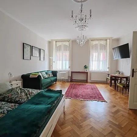 Kalvin Apartment