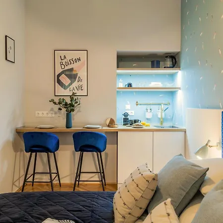 Black And White - Find Your Rhythm Apartment Budapest