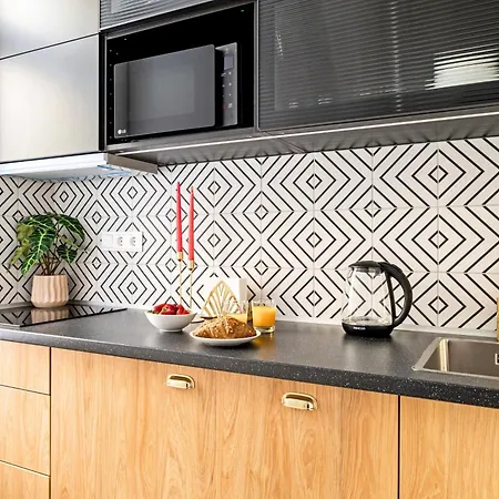 Black And White - Find Your Rhythm Apartment