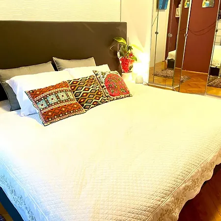 Margaret Bridge Spot Apartment Budapest