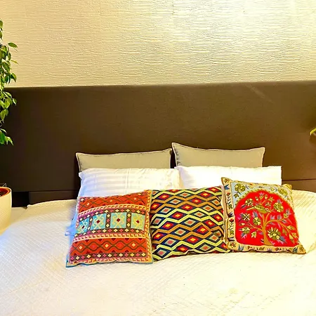 Margaret Bridge Spot Apartment *