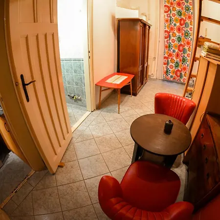 Downtown Cozy Private Studio For 1-2 People *