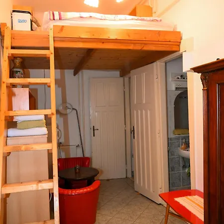 Apartman Downtown Cozy Private Studio For 1-2 People *