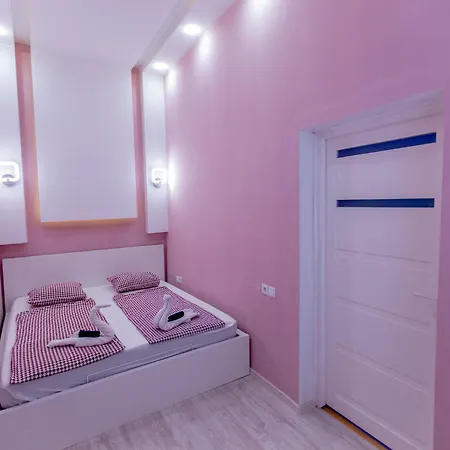 Sapphire - 5 Rooms, 2 Bathrooms *