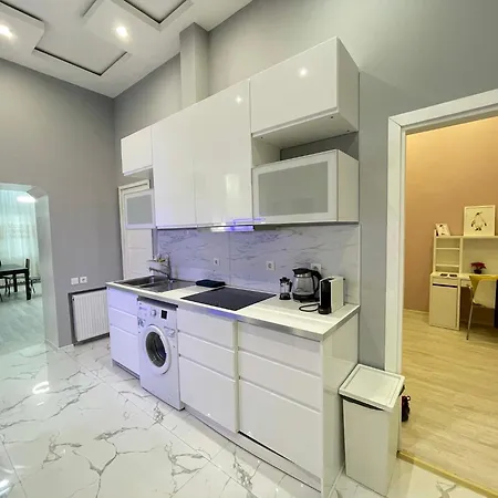 Sapphire - 5 Rooms, 2 Bathrooms Budapest