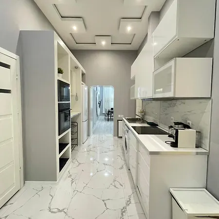 Sapphire - 5 Rooms, 2 Bathrooms Apartment