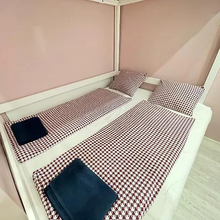 Sapphire - 5 Rooms, 2 Bathrooms Apartment *