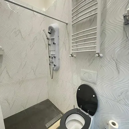 Apartment Sapphire - 5 Rooms, 2 Bathrooms Budapest