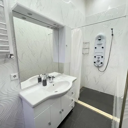 Sapphire - 5 Rooms, 2 Bathrooms