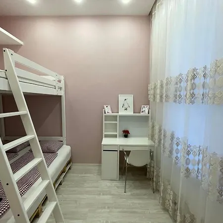 Sapphire - 5 Rooms, 2 Bathrooms Apartment Budapest