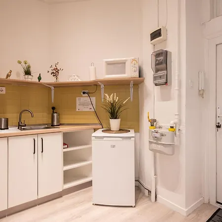 Cozy & Lovely Nest In Soho Apartment