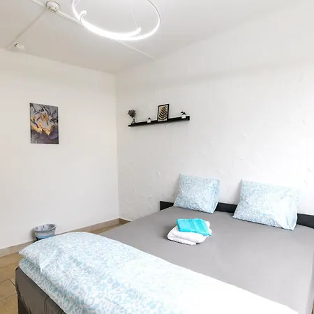 Mariposa Apartman *