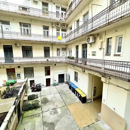 Relax With 2 Bedroom, 2 Bathroom For 6 People In The Centre Free Coffee Apartment *