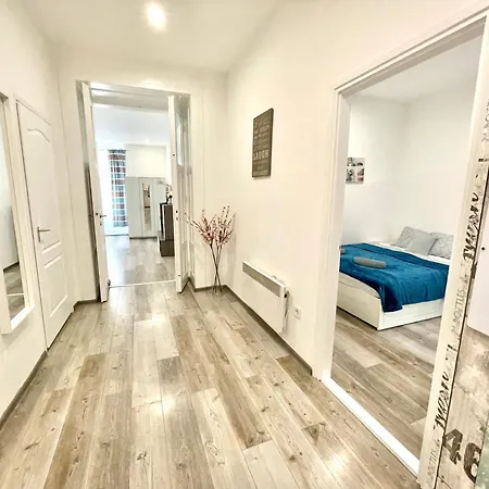 Apartment Relax With 2 Bedroom, 2 Bathroom For 6 People In The Centre Free Coffee Budapest