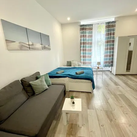 Relax With 2 Bedroom, 2 Bathroom For 6 People In The Centre Free Coffee Budapest
